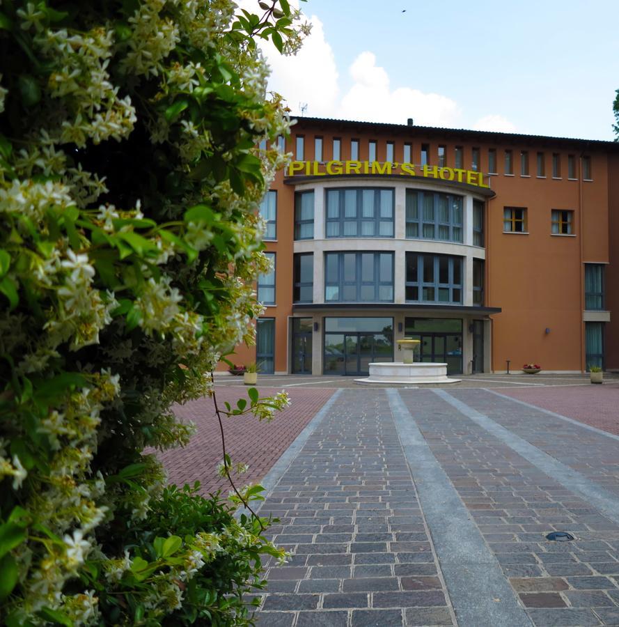 Pilgrim'S Hotel Cicognolo Exterior foto